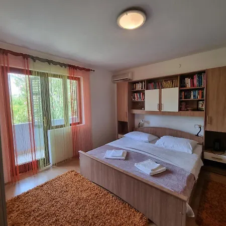 Apartment With A Parking Space Palit, Rab - 21457 *