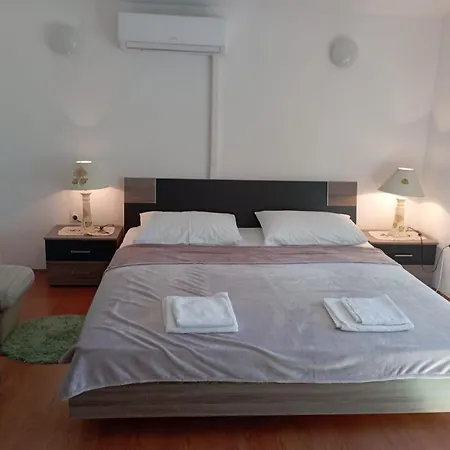 Apartment With A Parking Space Palit, Rab - 21457
